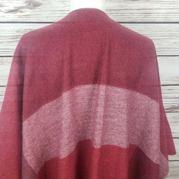 Woolrich Red Fringed Poncho Wrap Cape - Picture 7 of 10